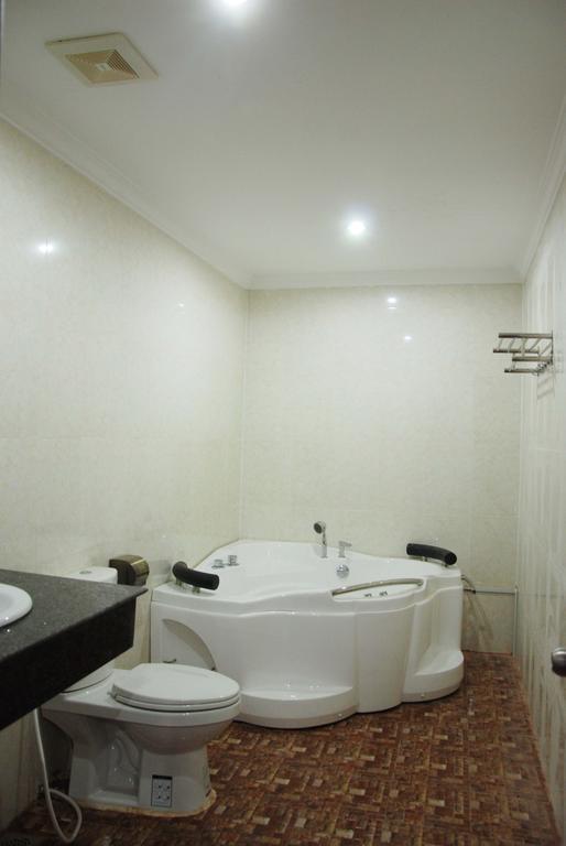 Emerald Bb Battambang Hotel Экстерьер фото